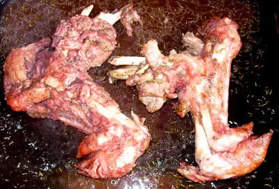 И запекаем их в духовке до хорошей румяной корочки Готовые ножки аккуратно - фото 288