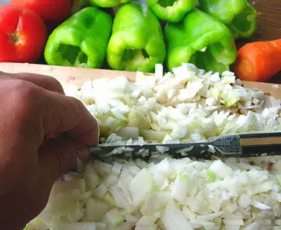 Теперь соединяем мясо сало лук охлажденный рис в подходящей миске слегка - фото 269