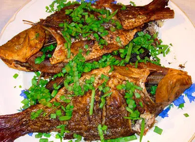 Запеченный внутри карпа банан тоже кстати будет интересным на вкус Как - фото 306