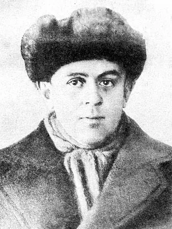 Здесь в Смольном его уже хорошо знали Часовые стоявшие снаружи и на - фото 180