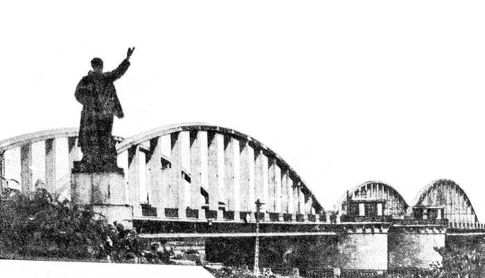 Арочный мост с ездою понизу Володарский мост через Неву в Ленинграде - фото 226
