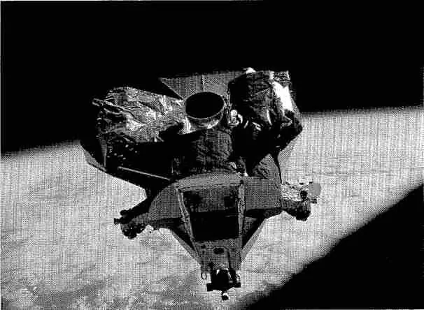 Рис 617 Взлетная ступень LM приближается к командному модулю Ребята вы - фото 156