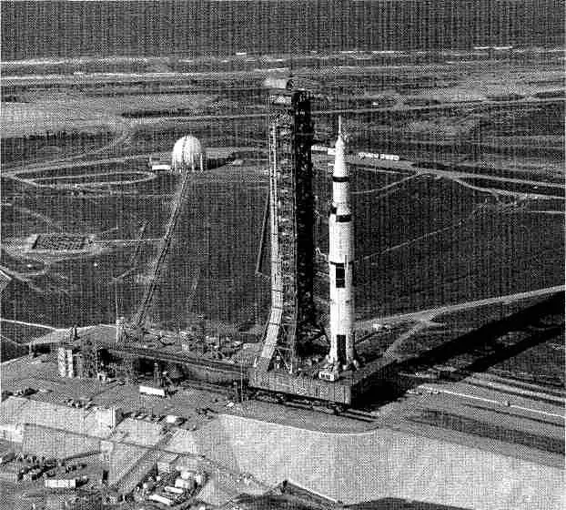 Рис 624 Доставка ракеты Сатурн5 с кораблем Аполлон11 на стартовую - фото 163