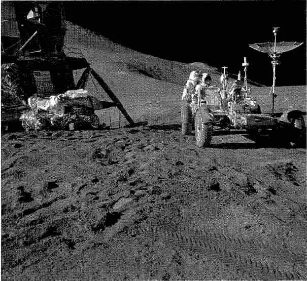 Рис 39 Эти следы оставленные астронавтами и их аппаратурой на поверхности - фото 74