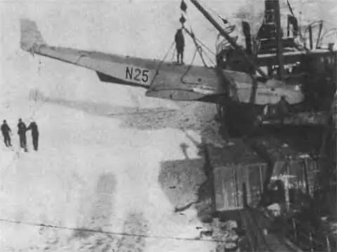 Погрузка гидроплана N25 1925 На борту N25 Слева направо Карл Фоихт - фото 38
