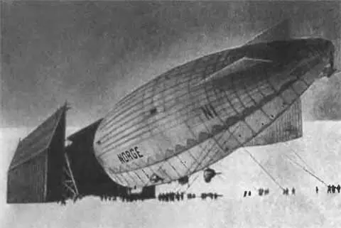 Новый этап на дирижабле к полюсу Норге на старте 11 мая 1926 г Амундсен - фото 40