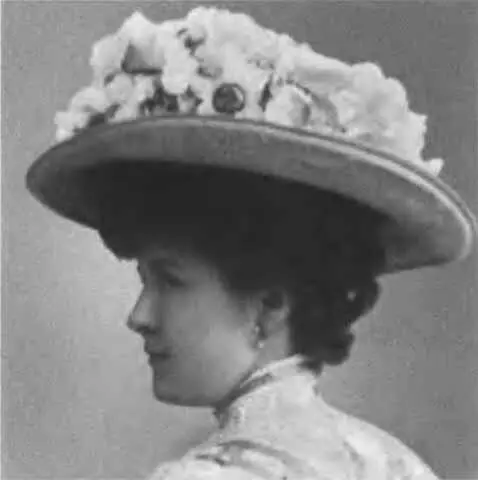 Кисс Беннетт 1900е гг Она же рядом с Руалом Амундсеном после возвращения - фото 50