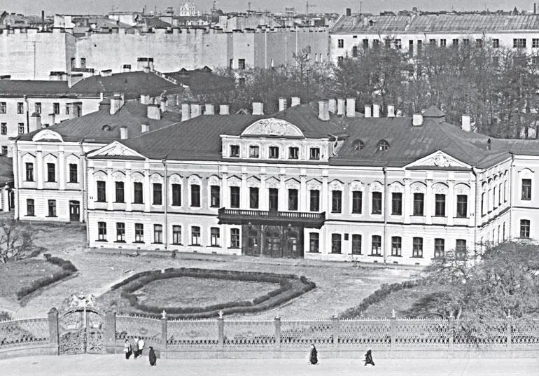 Шереметевский дворец Фото 1990х годов О сказочном богатстве графского рода - фото 71