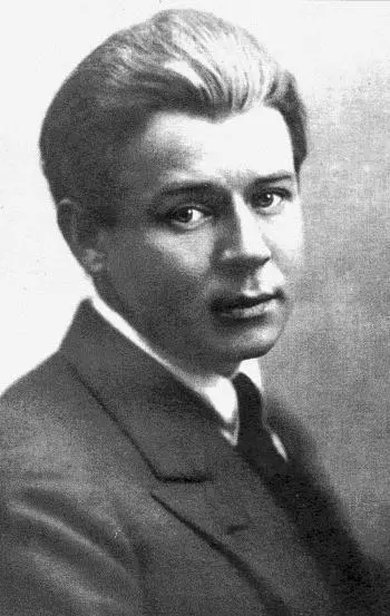 Сам Есенин в своих биографиях утверждал что у деда он стал жить по бедности - фото 98
