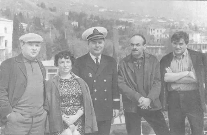В Ялте На палубе теплохода Грузия Я Инна капитан А Гарагуля Булат В - фото 46