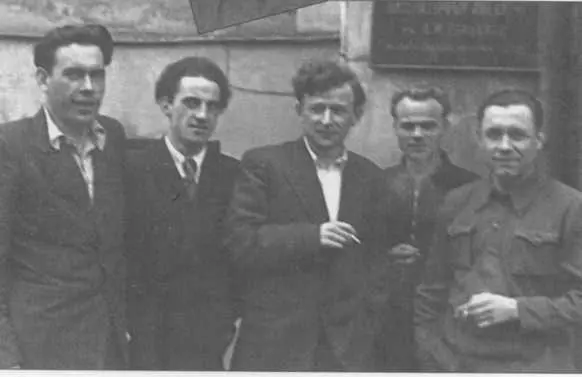 Наша компания Первый слева главный заводила Сашка Шабалин е Ваня Ганабин - фото 9