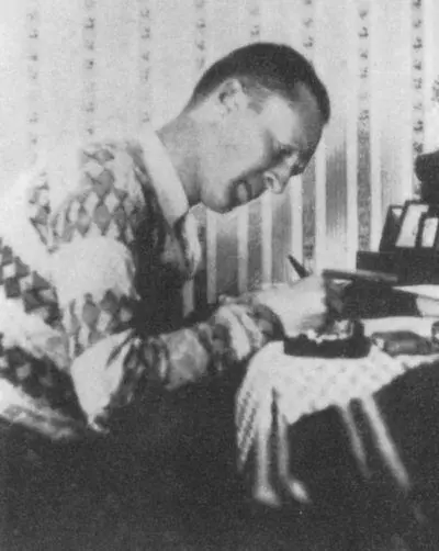 Набоков во время работы над Защитой Лужина Февраль 1929 Вратарь Набоков и - фото 42