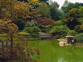 Японский сад с холмами и прудом Также среди объектов Бруклинского - фото 125