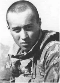Я родился 16 ноября 1962 года в Москве Здесь же пошел в первый класс и в 1980 - фото 19