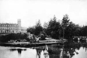 Серебряное озеро Грот Эхо и северный фасад дворца Фотография начала XX в - фото 107
