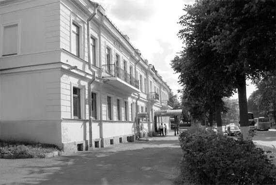 Здание XIX в Пр Павла I 25 Октября 3 Завершает историческую композицию - фото 199