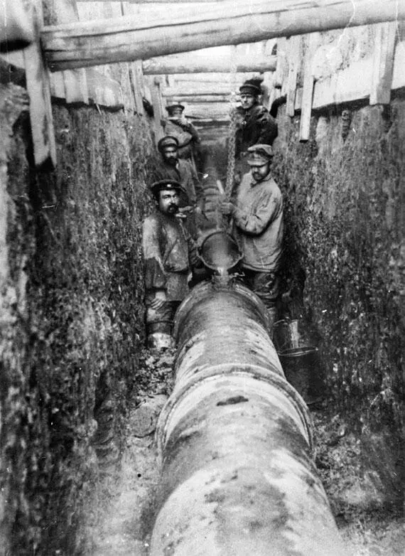 Постройка водопровода 1901 г Из собрания ЦГАКФФД Кроме проблем со сточными - фото 244