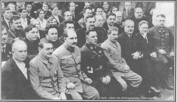 Москва 1936 г Сталин о окружении слева направо Н Хрущева А Жданова - фото 6