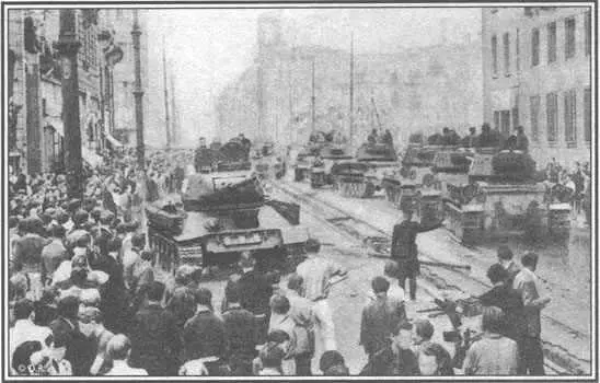 Памятник в Варшаве воздвигнут в 1996 г в честь польских граждан католиков и - фото 33