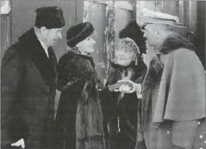 Грета Гарбо в роли Анны Карениной В 1927 году во время съемок фильма по - фото 92