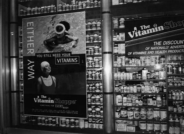 В США существует громадная сеть магазинов исключительно для продажи витаминов - фото 66