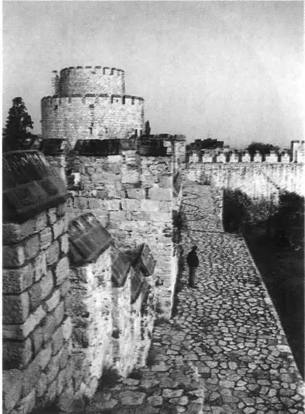 Стены и башни византийского Константинополя ставшие стенами турецкого - фото 12
