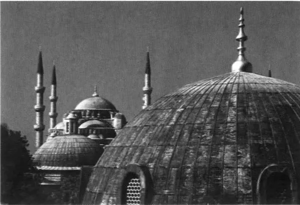 Стамбул центр ислама Современное фото Мулла читает Коран Турецкий - фото 41