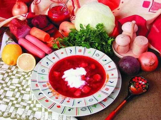 Продукты 150 г копченого окорока 3 сосиски 250 г говяжьих ребер 200 г - фото 140