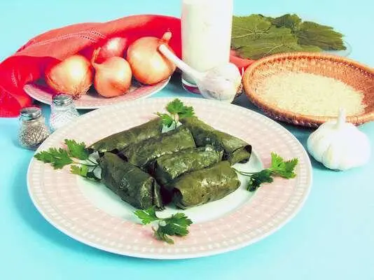 Продукты 250 г филе баранины 75 г риса 2 луковицы 6 маринованных - фото 296