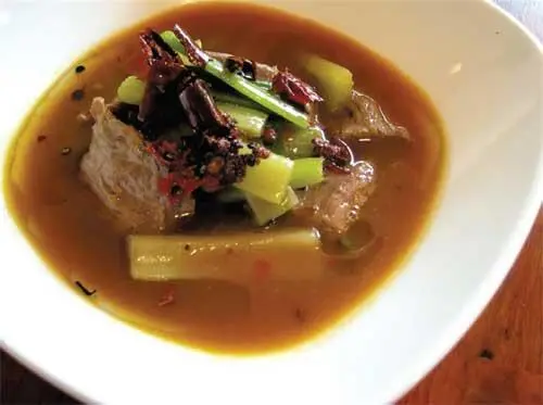 Суп из свинины и сельдерея Рассольник со свининой Мясной суп с фасолью - фото 2