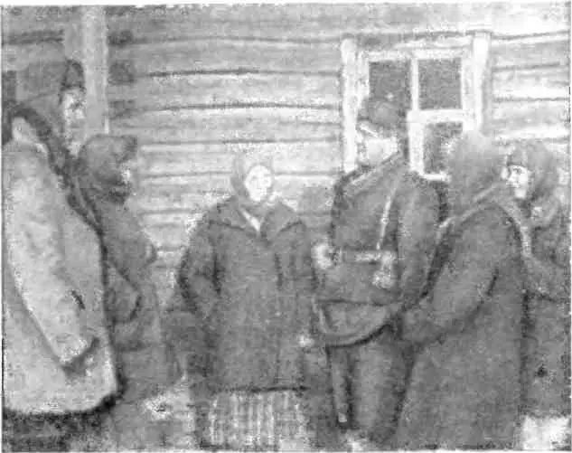 Депутат Верховного Совета УССР А Ф Федоров среди своих избирателей на - фото 66