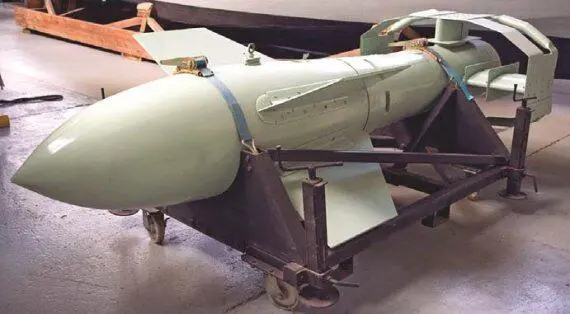 Рис 240 Радиоуправляемая авиабомба Руршталь SD1400 другие обозначения - фото 190