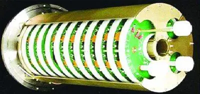 Рис 318 Верхний снимок нейтронные генераторы которыми комплектуются заряды - фото 267