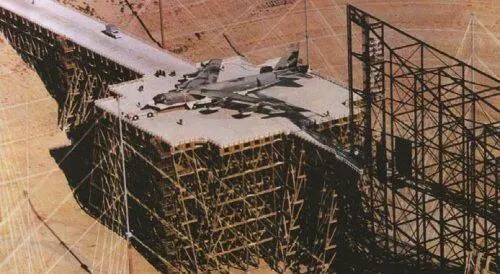 Рис 361 База ВВС США Кёртлэнд Испытания стойкости электронного оборудования - фото 349