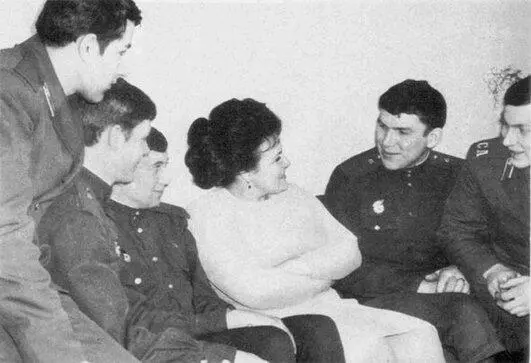 Встреча с воинами Группы советских войск в Германии Эберсвальде 1971 г В - фото 9