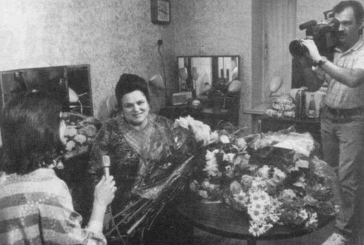 Интервью после концерта 1992 г В Азербайджане 1972 г С ансамблем - фото 38