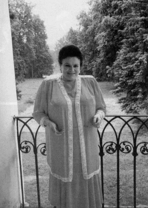 На отдыхе под Новгородом 1994 г Афиша гастролей в США 1975 г - фото 56