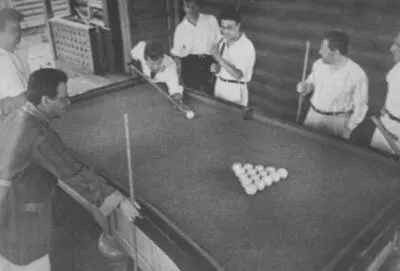 На бильярде В столовой М Аплетин на отдыхе в Кисловодске 1937 - фото 26