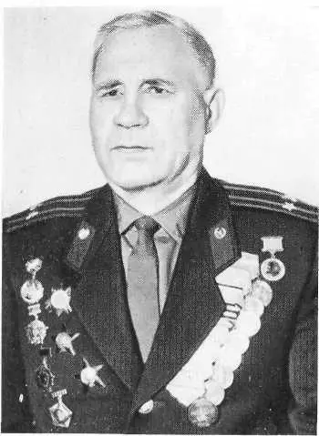 M Г Паджев бывший начальник погранзаставы Л Г Бутелин летчик - фото 4