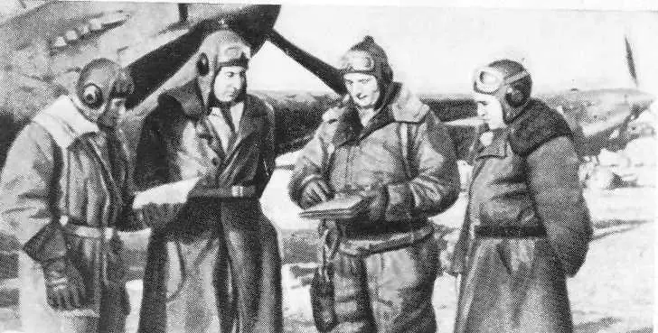 Перед боевым вылетом Офицеры 208го штурмового авиационного Станиславского - фото 24