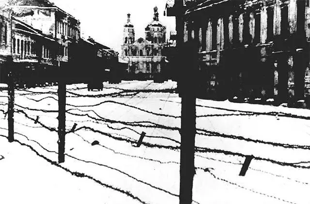 Замковая улица Фото 1943 г Из личного дела А Фипьберта А Фильберт - фото 16
