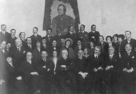 Участники I Международного конкурса пианистов имени Ф Шопена в Варшаве 1927 - фото 20