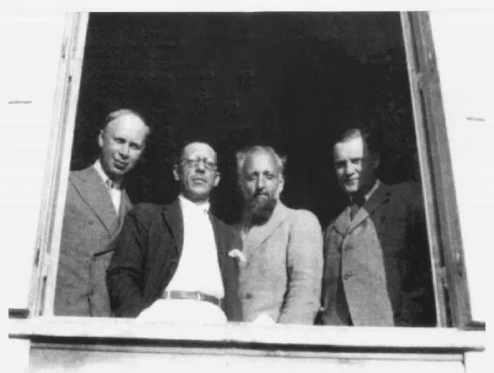 С Прокофьев И Стравинский Э Ансерме П Сувчинский в 1929 году С - фото 6