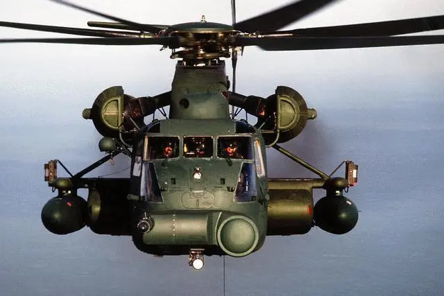 вертолёт Sea Stallion ВВС ВША Люк открылся и из него как она и - фото 15