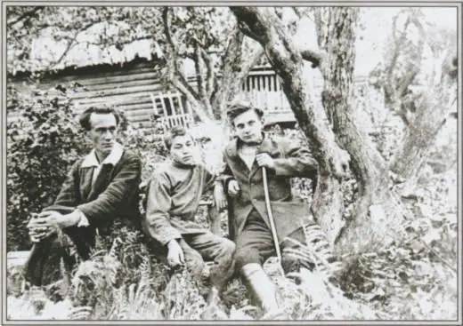 Д Л Андреев О П Левенок Гераснменко Трубчевск 1932 Фото А П - фото 35