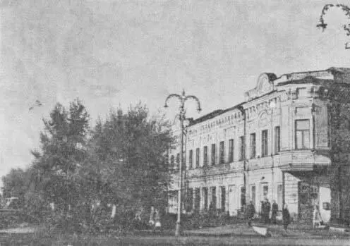 УЛИЦА СВОБОДЫ Здание горкома КПСС СЕДЬМОГО НОЯБРЯ УЛИЦА Проходит - фото 8