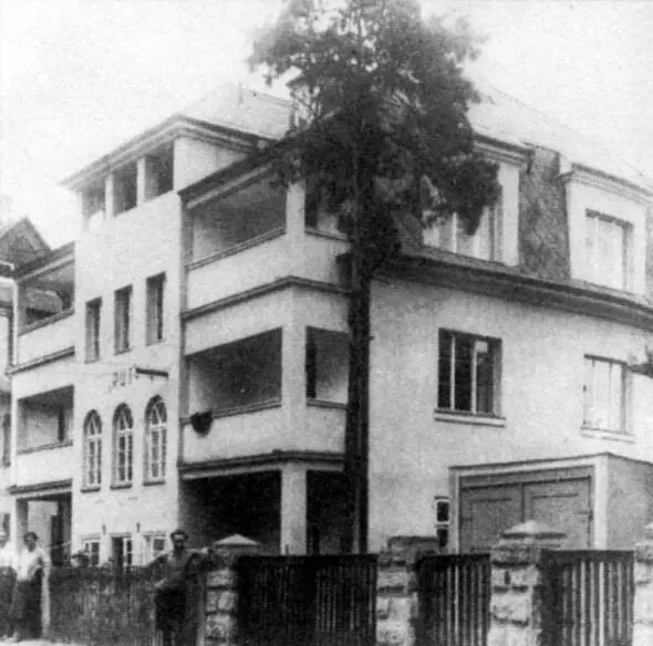 Гостиница Рут Мои родители начали постройку гостиницы в 1927 году это был - фото 4