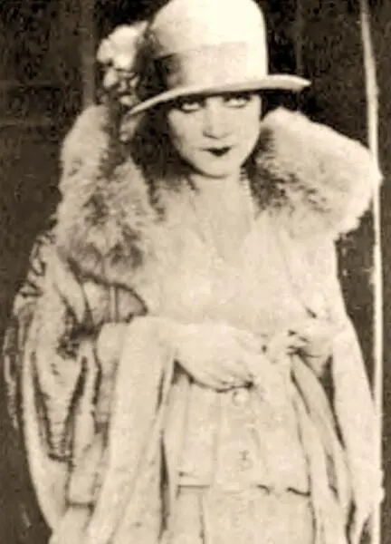 Одна из первых ролей в кино 1927 г С Марго Лион и Оскаром Карлвайсом в шоу - фото 3