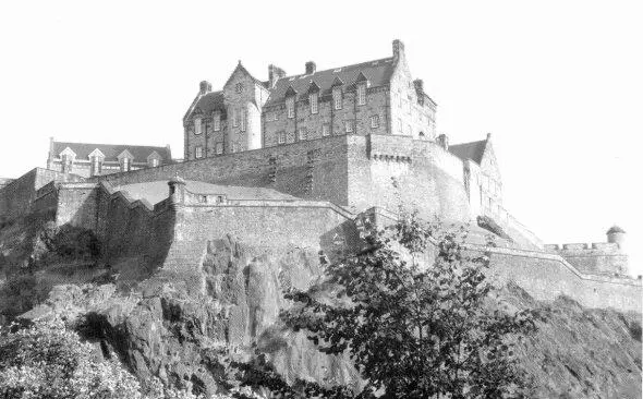 Эдинбургский замок Фото О Королевой Эдинбург Монумент В Скотта Фото О - фото 5