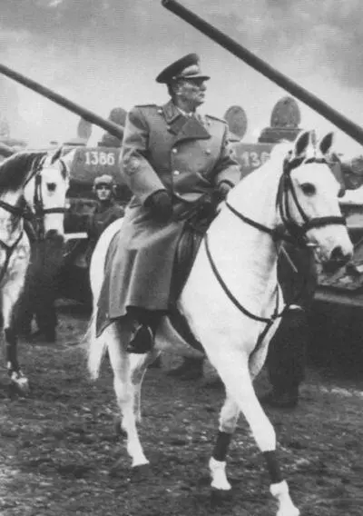 Тито 1945 г Тито подписывает Договор о дружбе взаимной помощи и - фото 20